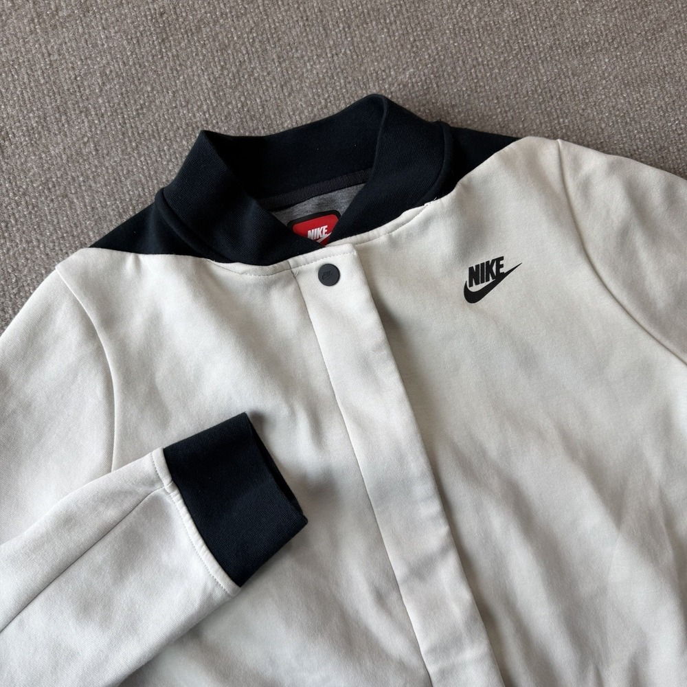 Nike Woman's White Black Tech Fleece Destroyer Jacket Size Medium